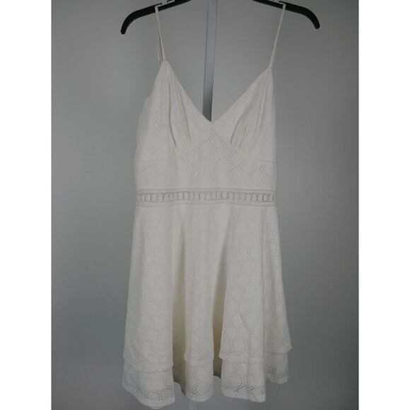 CITY STUDIO Juniors' Eyelet Knit Tiered Dress Size 13 - Picture 2 of 9